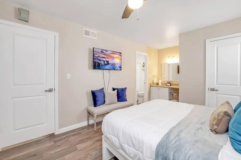 Apartment Cozy Suite W Pool And Free Parking At Phoenix